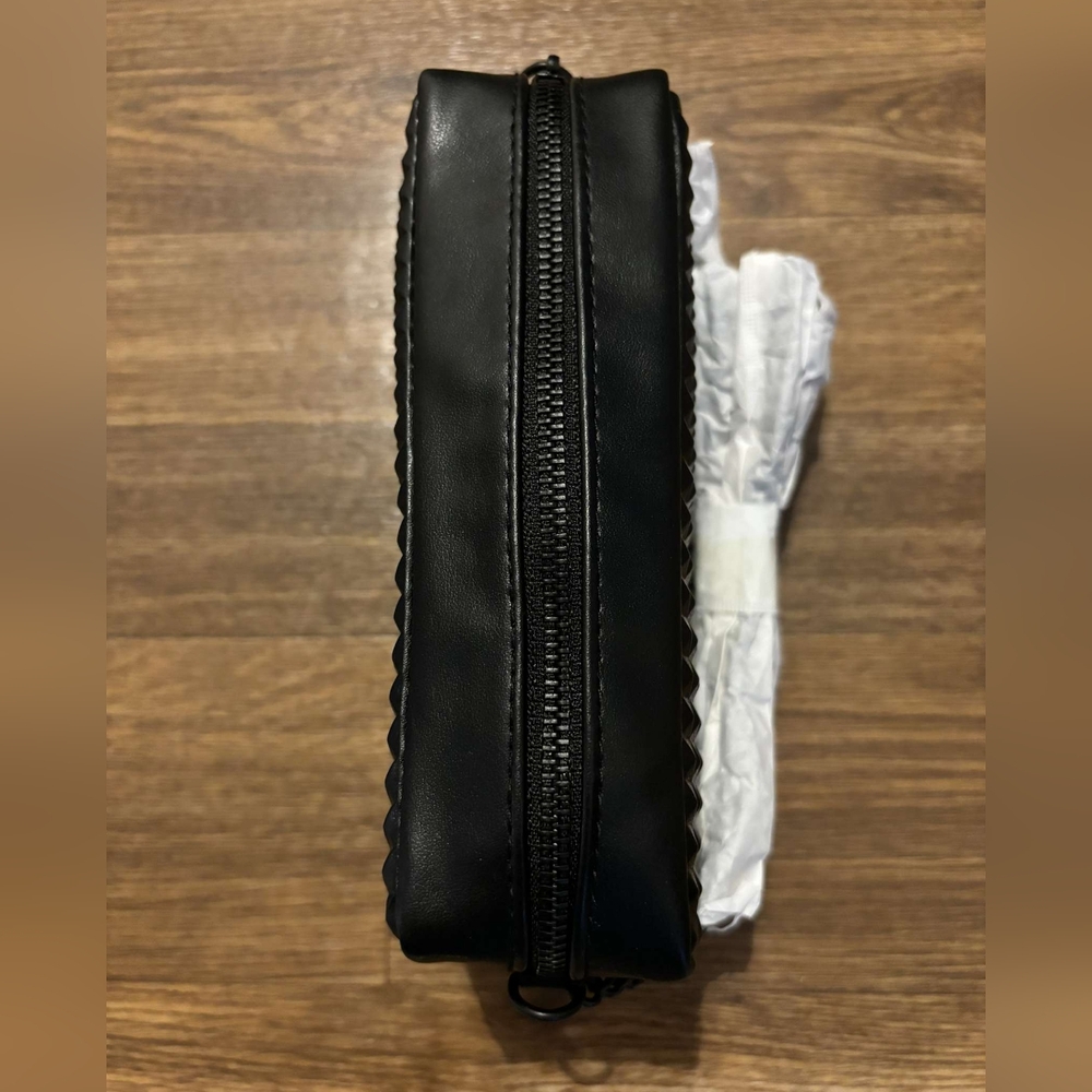 ✨NEW!✨ VALENTINO BLACK PHONE PURSE HANDLER - Picture 7 of 17